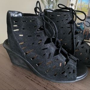 Earth brand lace up wedges